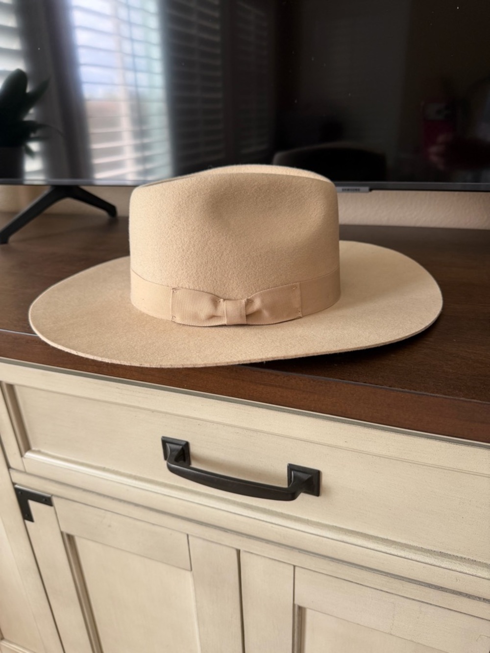 Urban Outfitters Wide-Brim Wool Fedora Hat - Beige